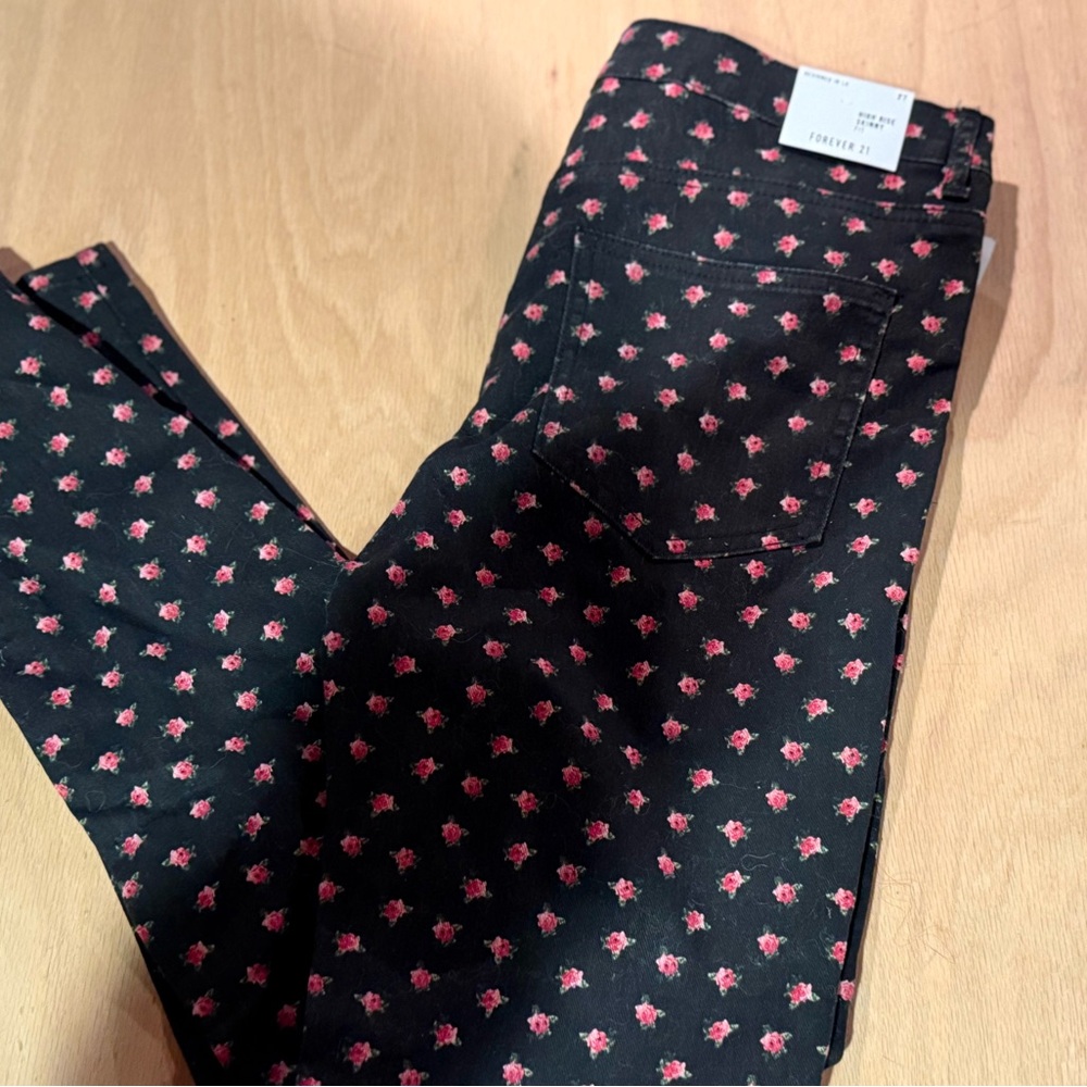 NWT‎ Forever 21 Black Pants with Pink Floral Design